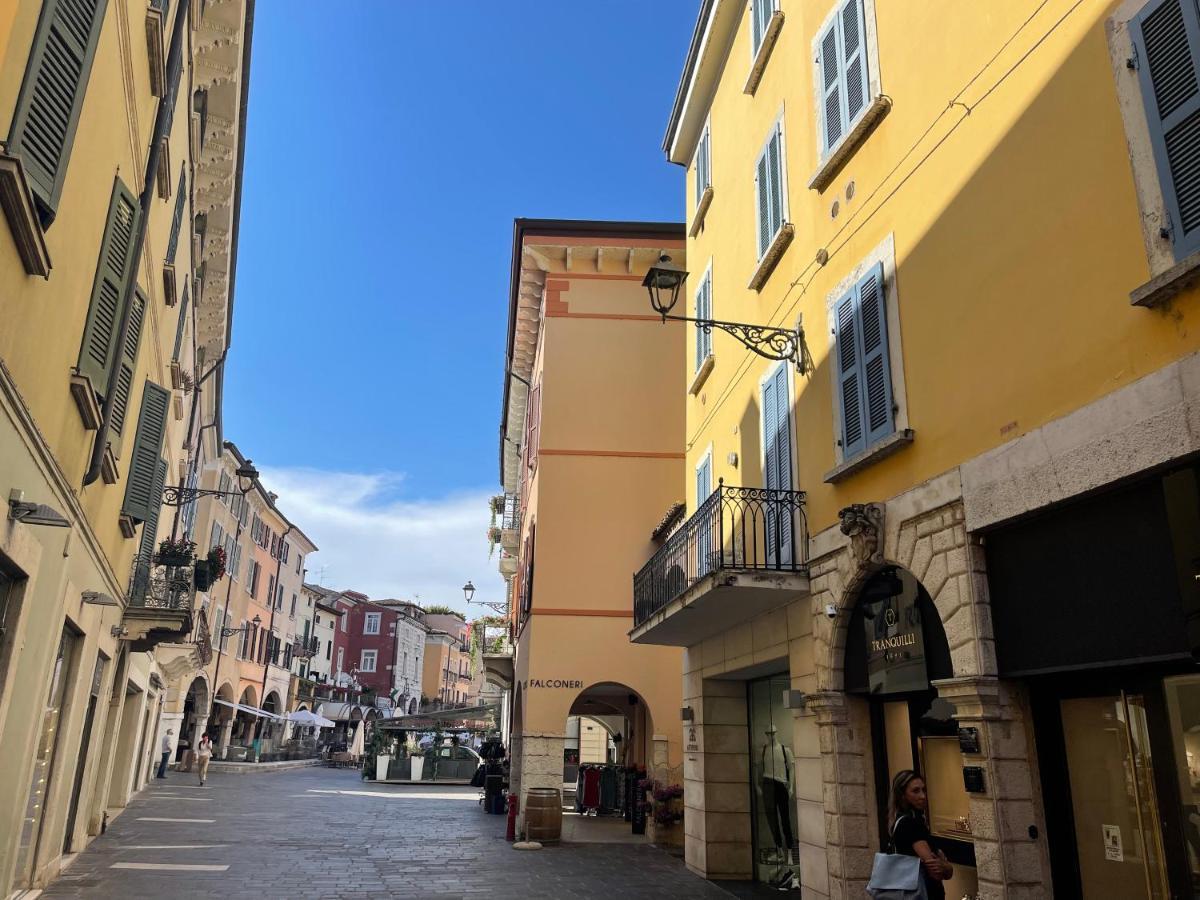 Desenzanoloft Official Partner Marriott Homes & Villas - Le Petit Bijou - Restyling 2025 - Downtown Desenzano del Garda Exterior foto