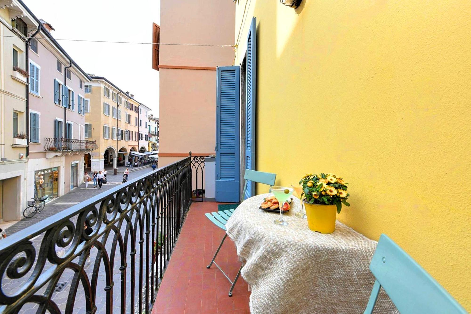 Desenzanoloft Official Partner Marriott Homes & Villas - Le Petit Bijou - Restyling 2025 - Downtown Desenzano del Garda Exterior foto